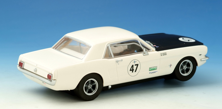 SCALEXTRIC Ford Mustang - Goodwood Revival
